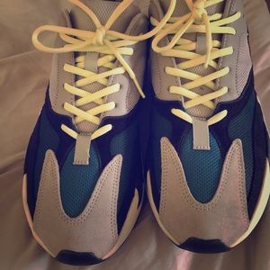 Yeezy boost 700 “Waverunner” size 10.